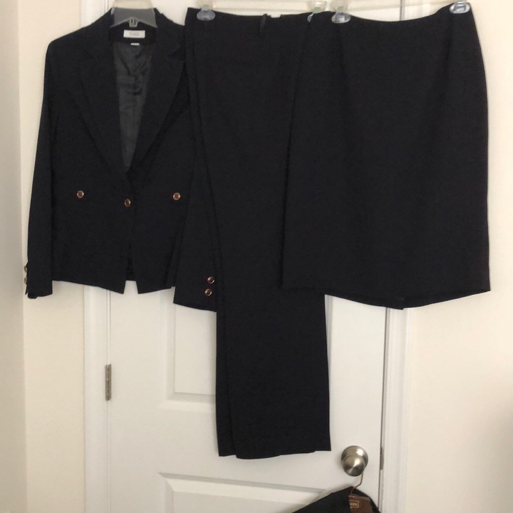 Ladies 3 piece navy suit